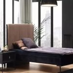 Krevet Legend TIT tapacirano uzglavlje na metalnim nogama